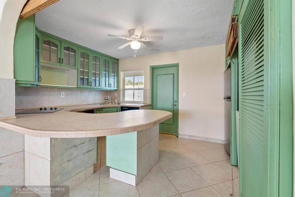 Pompano Beach, FL 33064,240 NW 24TH CT