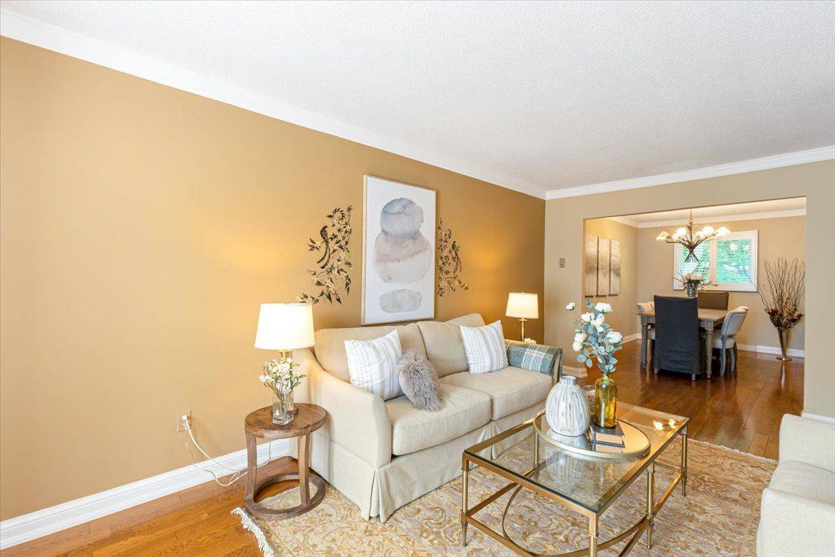 Markham, ON L3T 3E7,220 Royal Orchard BLVD
