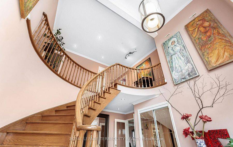 Mississauga, ON L5L 3G5,1714 Globe CT