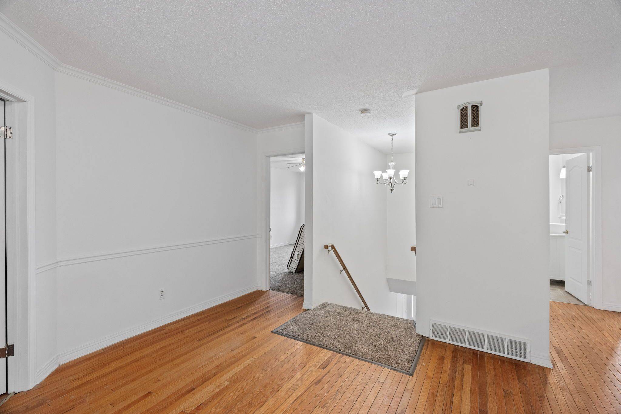 Lucan Biddulph, ON N0M 2J0,195 Main ST