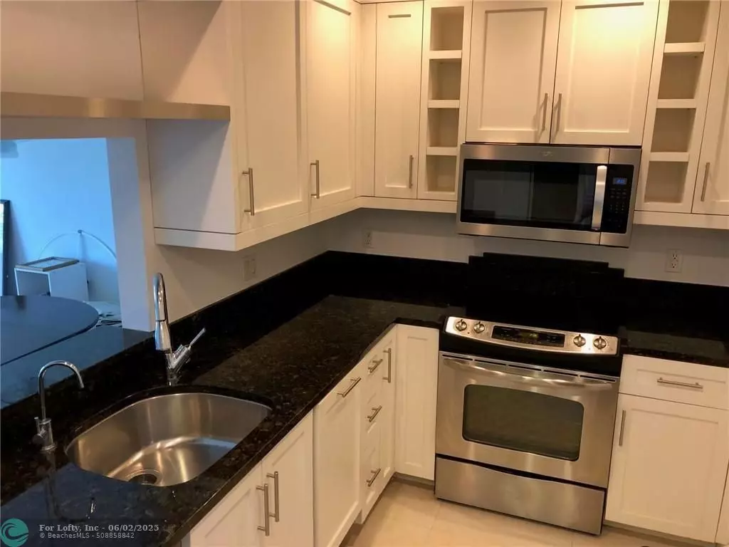 Fort Lauderdale, FL 33308,5700 NE 22nd Way #325