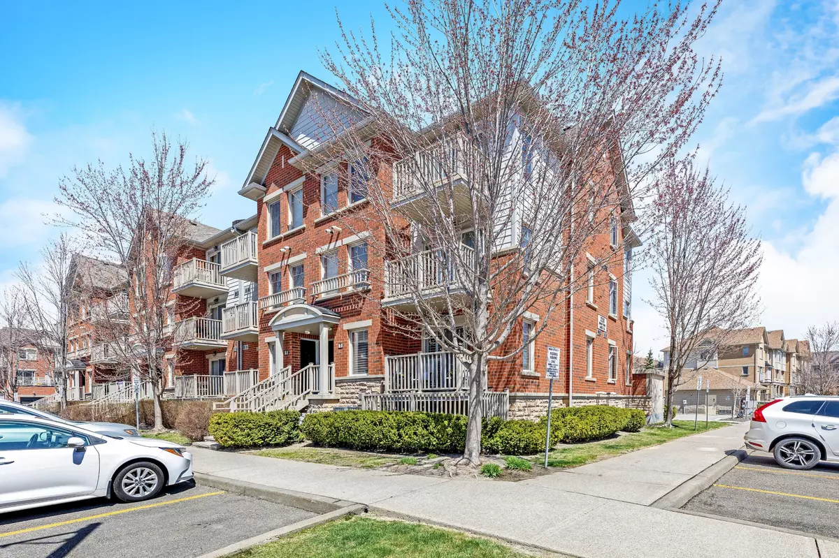 Mississauga, ON L5M 0P7,3250 Bentley DR #11