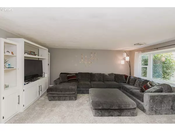 Springfield, OR 97478,4855 CAMELLIA ST