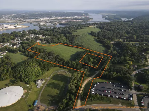 000 Old Dump Road, East Dubuque, IL 61025