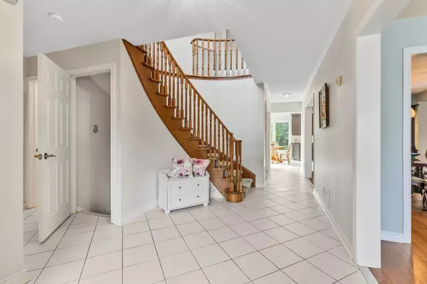 Newmarket, ON L3X 1G6,290 Alex Doner DR