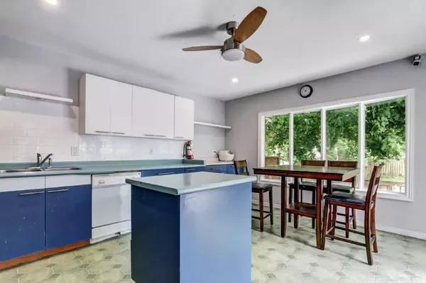London East, ON N5Y 1X4,776 Quebec ST