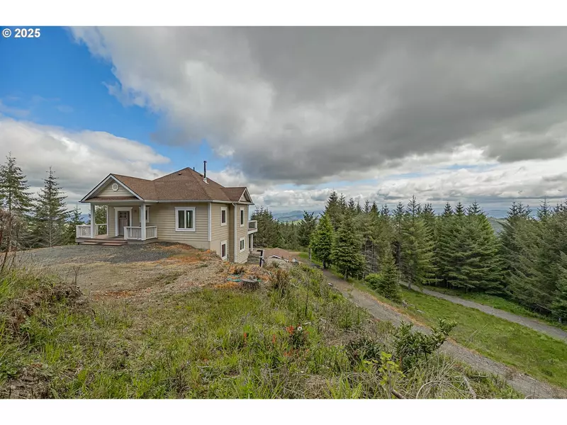 46345 DEMENT CREEK RD, Myrtle Point, OR 97458