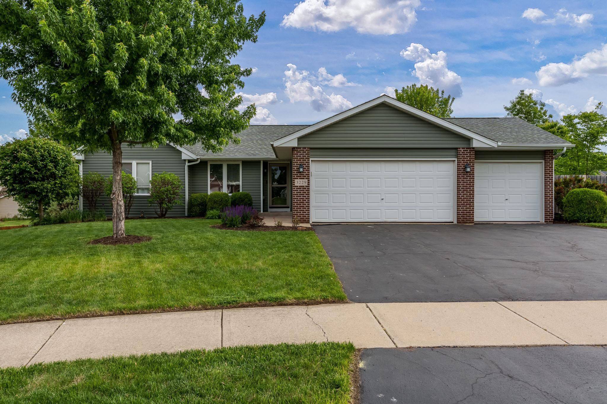 3229 GRAND CAPE Court, Rockford, IL 61109