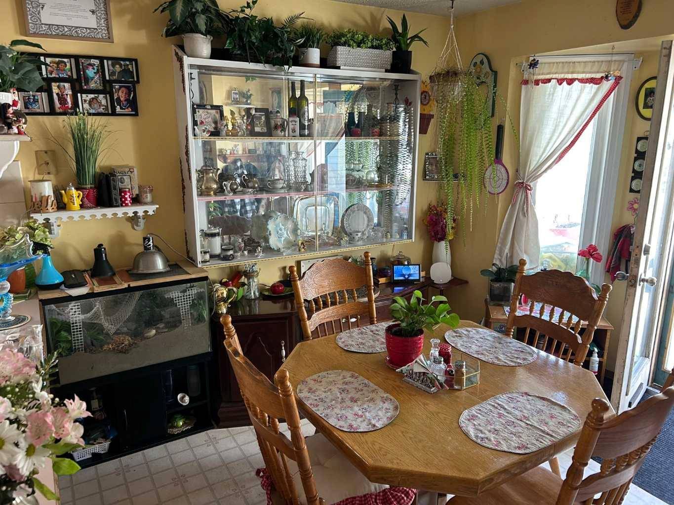 Red Deer, AB T4R 2H5,112 Dixon CRES