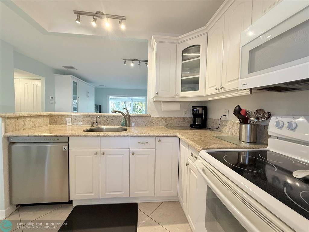 Lauderdale Lakes, FL 33313,5151 W Oakland Park Blvd #110