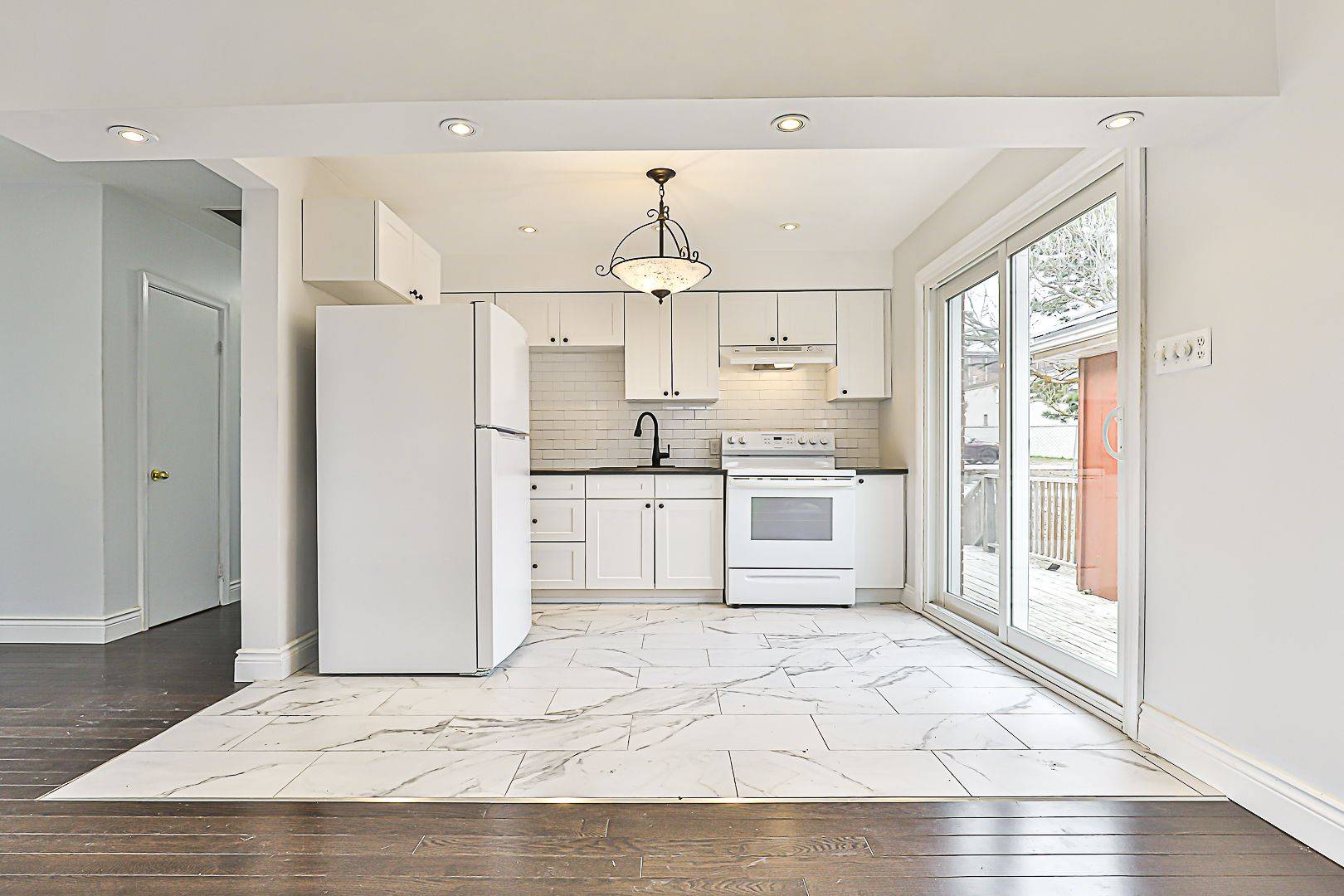 Newmarket, ON L3Y 4T8,53 Wilstead DR