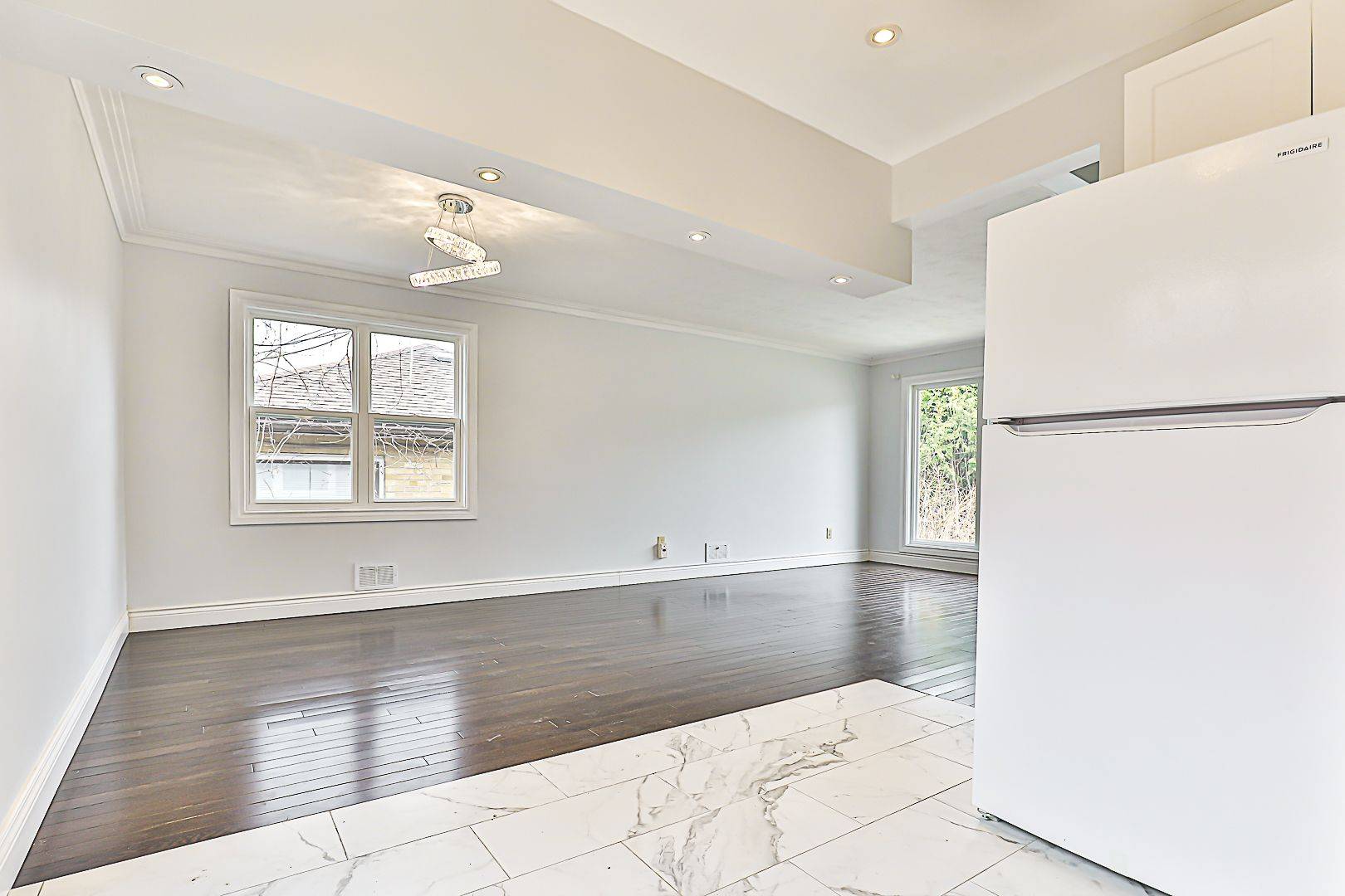 Newmarket, ON L3Y 4T8,53 Wilstead DR