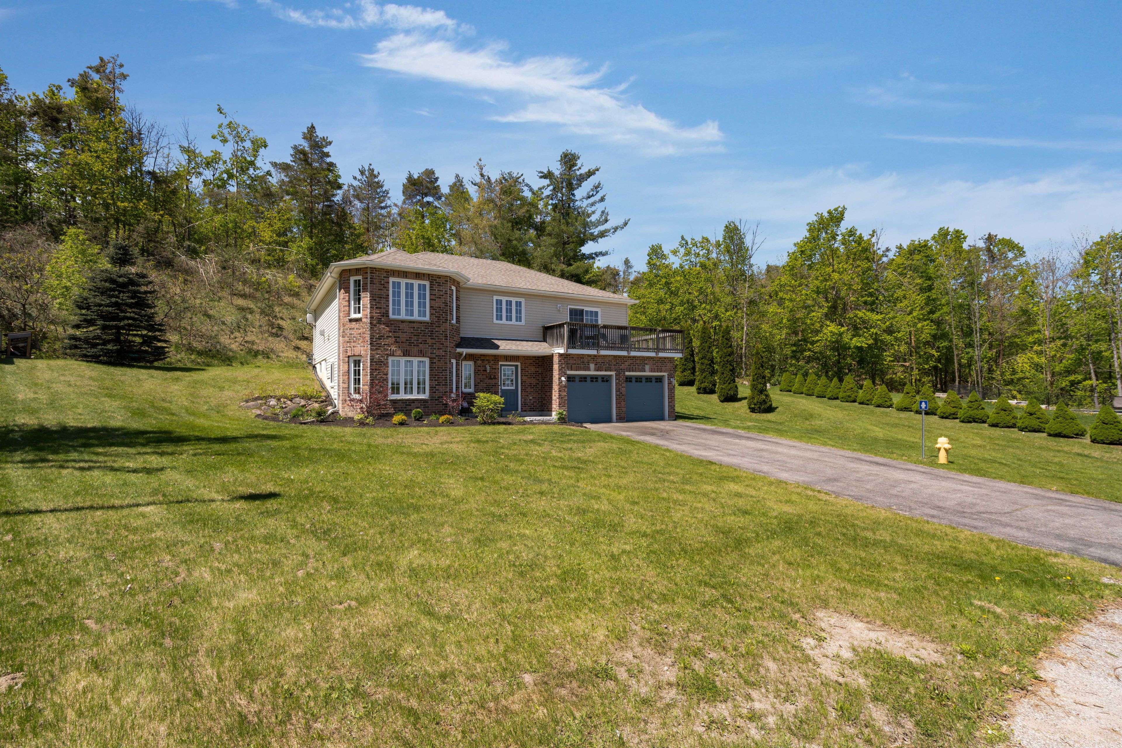 Oro-medonte, ON L0K 1E0,8 Ash CT