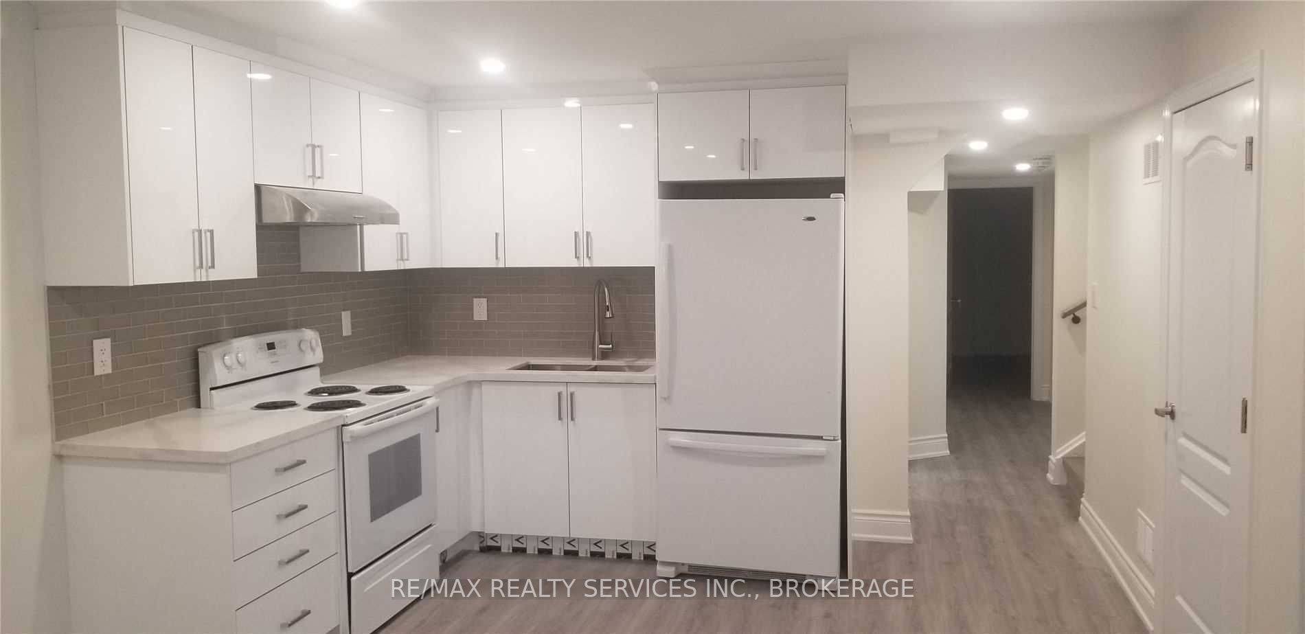 Brampton, ON L6Y 6C7,16 Lady Evelyn CRES
