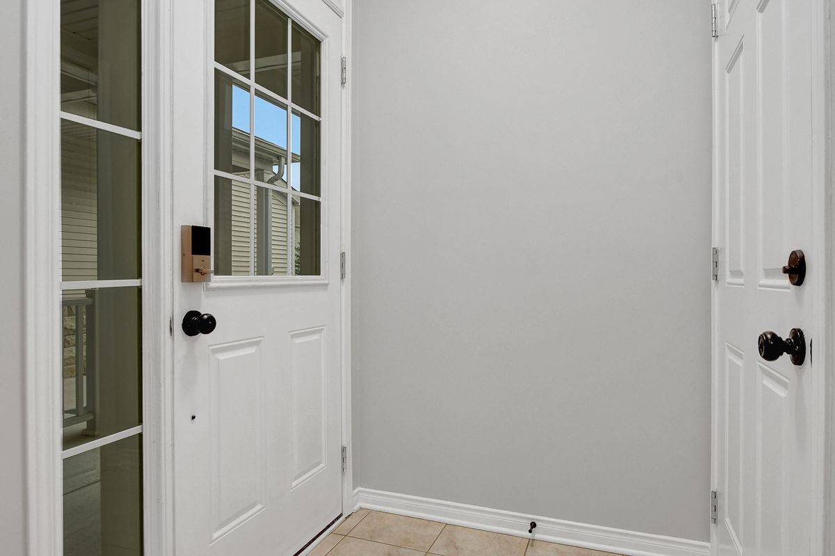 Barrhaven, ON K2J 5T6,865 Kennacraig Private