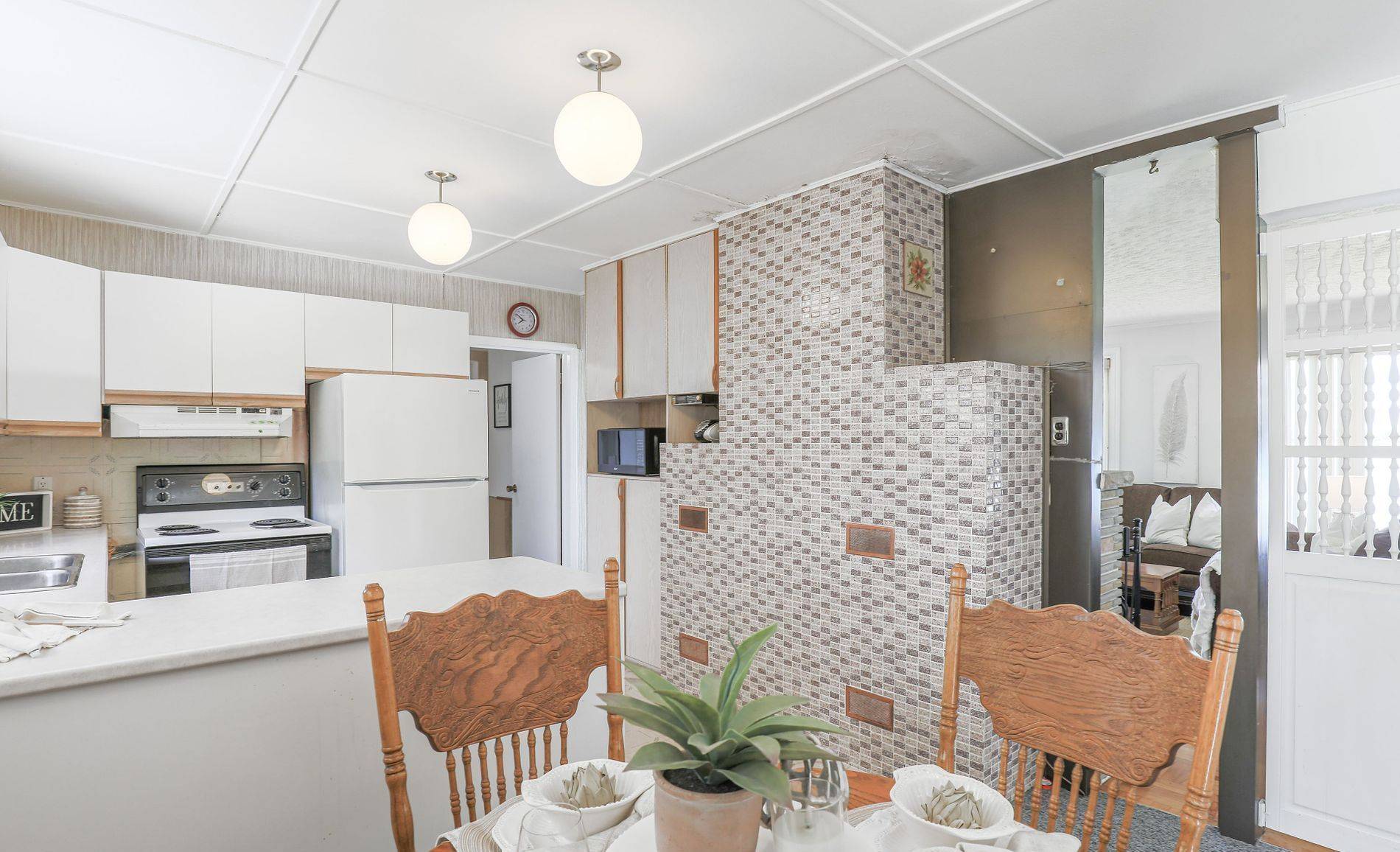 Kawartha Lakes, ON K0M 2C0,21 Glassford RD