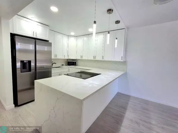 Pompano Beach, FL 33062,1421 S Ocean Blvd #210