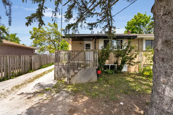 24 CHARLBROOK AVE #1, 2, 3, Barrie, ON L4M 2Y4