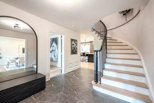 Mississauga, ON L5B 1Y2,2157 Hillfield CT