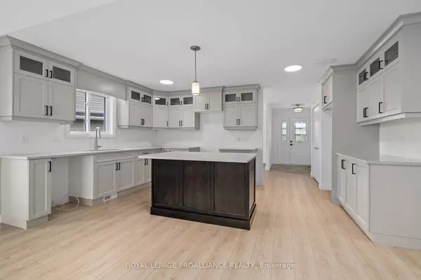Prince Edward County, ON K0K 2T0,72 Stirling CRES