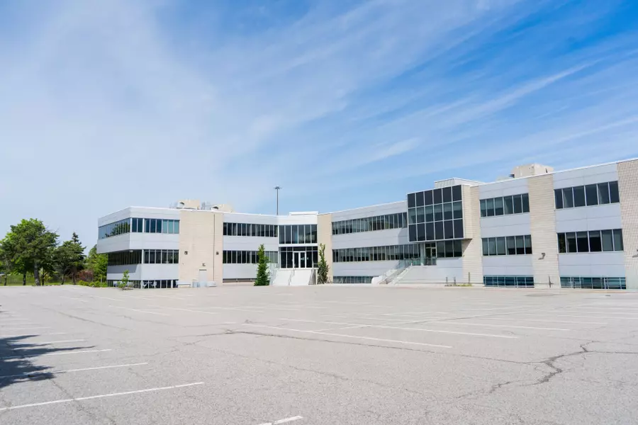 1 Sparks AVE #33, Toronto C15, ON M2H 2W1