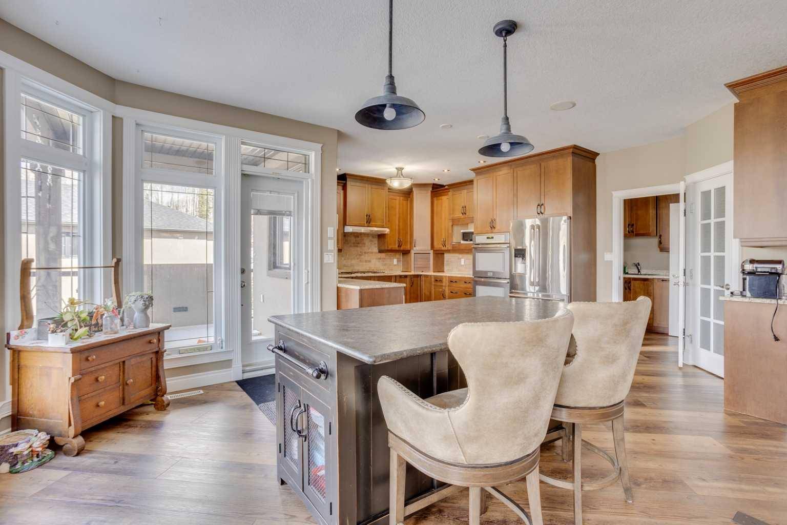 Fort Mcmurray, AB T9H0K8,6537B Draper RD