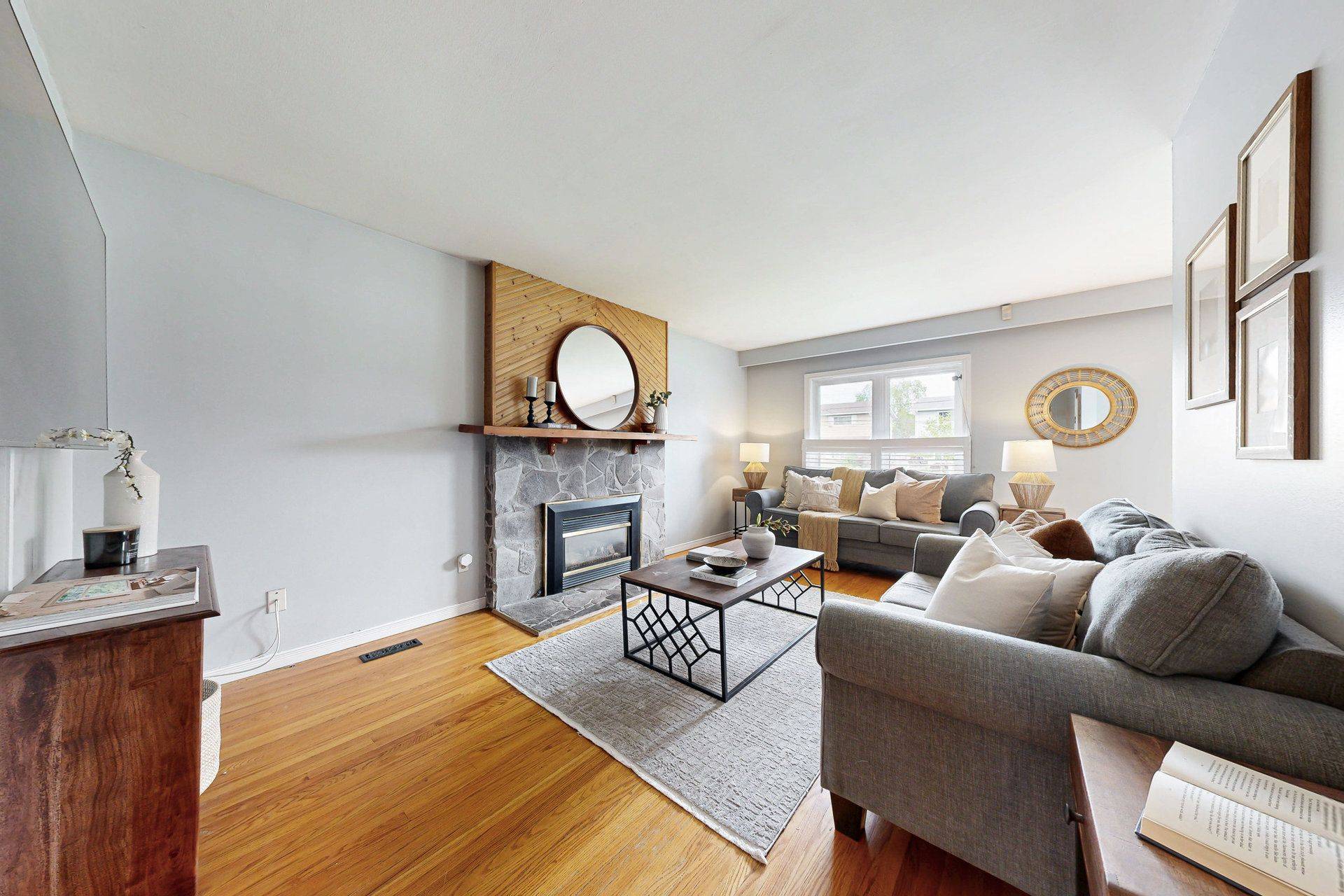 Pickering, ON L1W 2M2,905 Marinet CRES