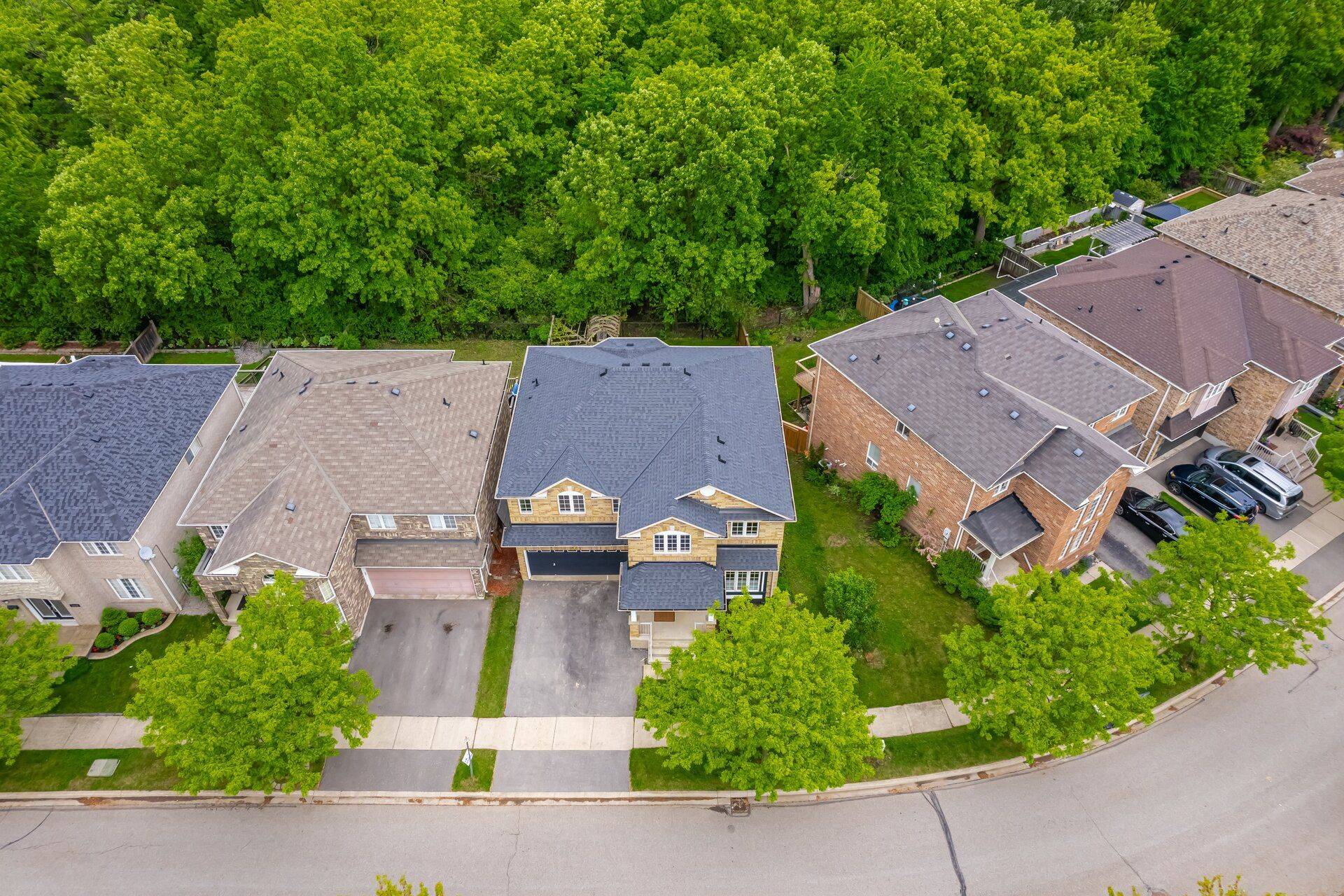 Milton, ON L9T 6C6,1212 Fox CRES