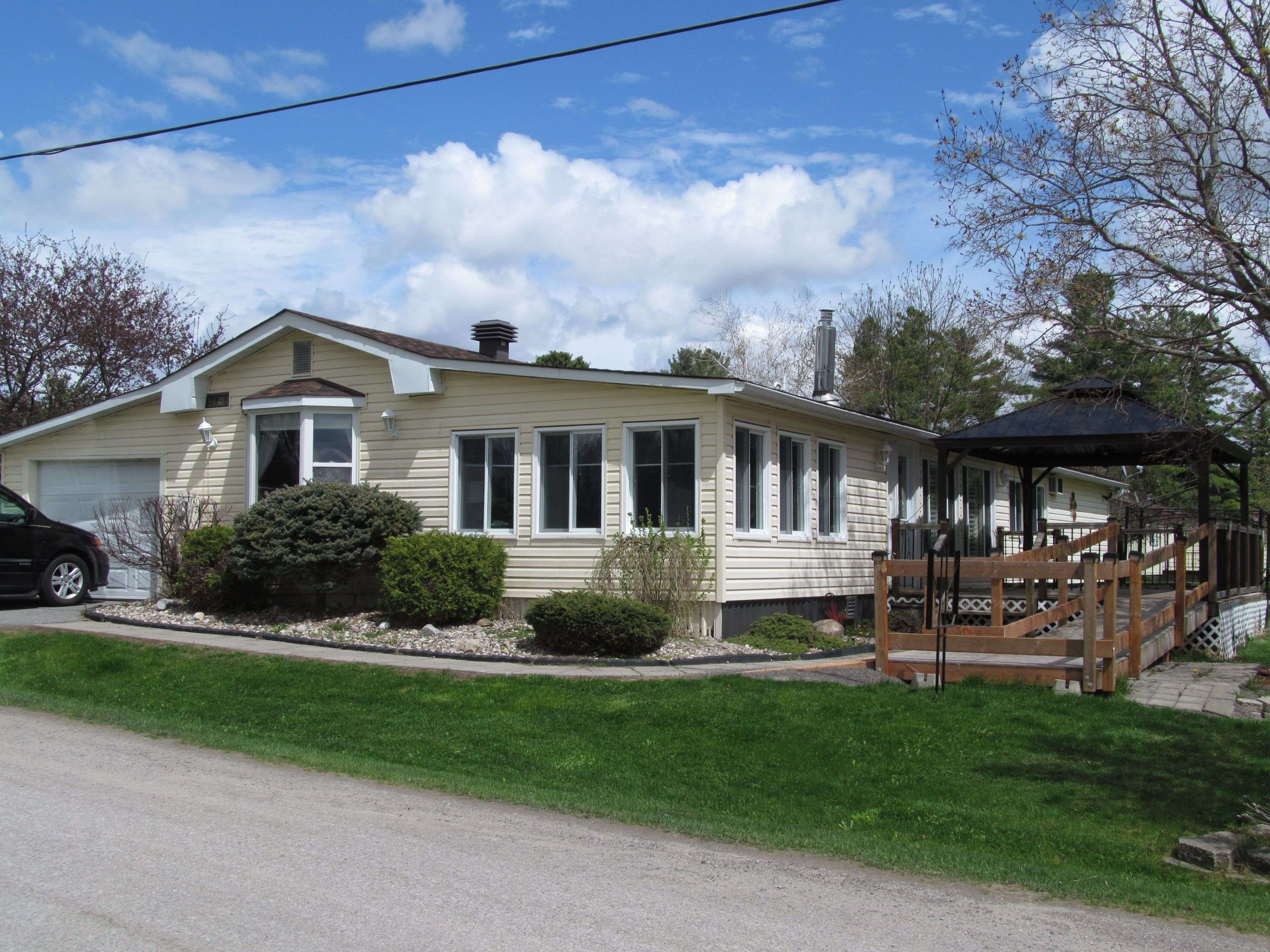 Mcnab/braeside, ON K0A 3L0,21 Lakefront LN