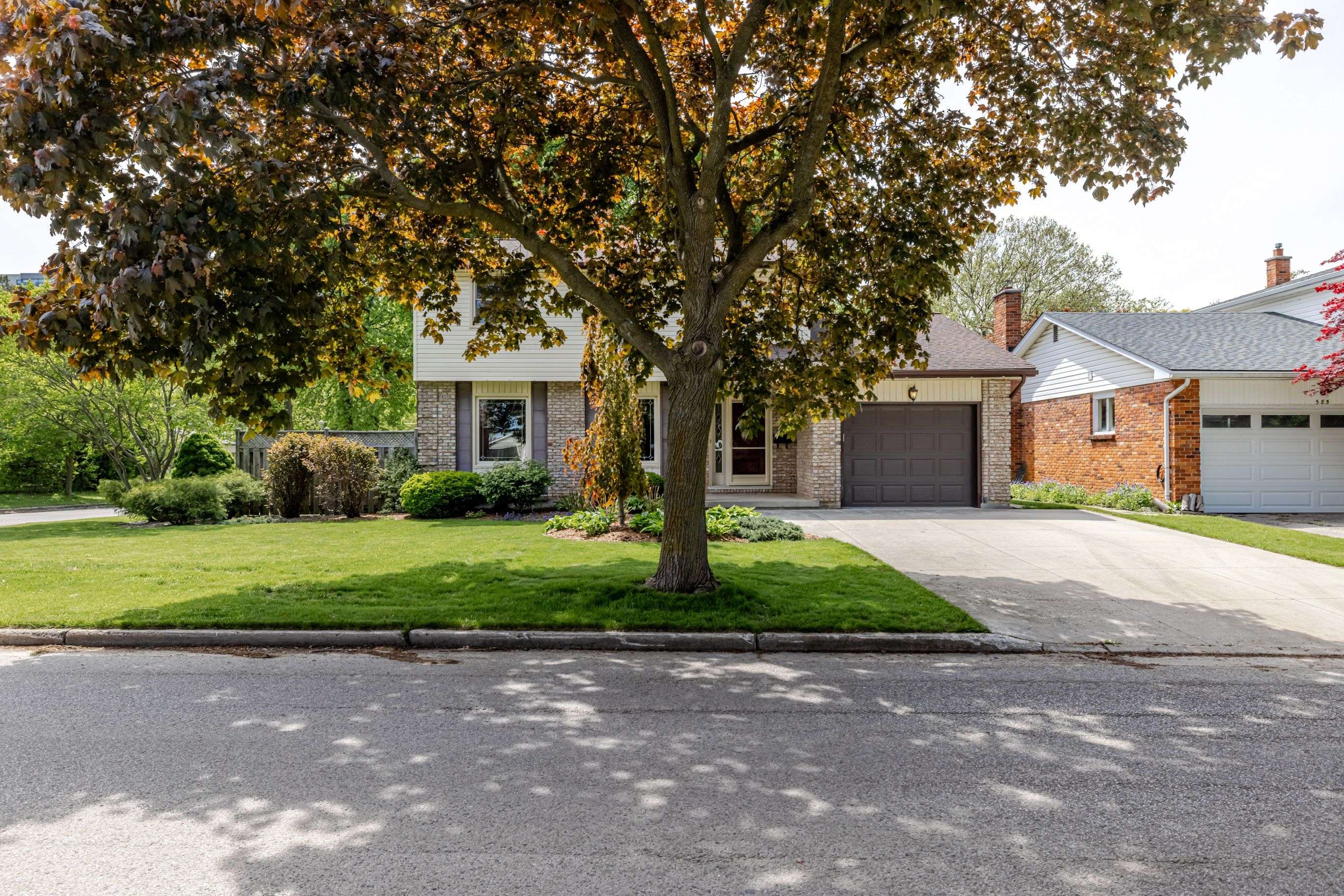London South, ON N6J 3N9,589 Steeplechase DR