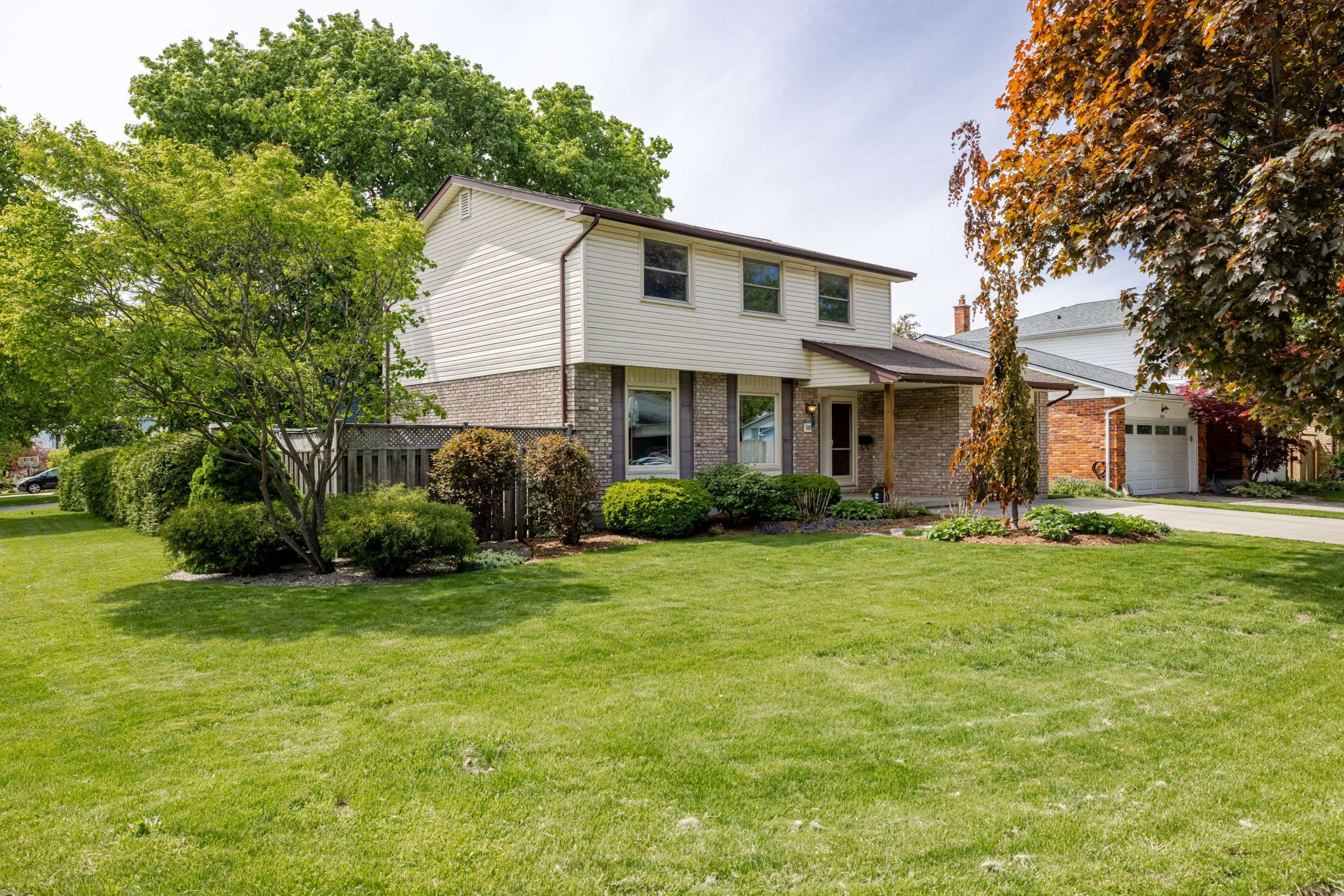 London South, ON N6J 3N9,589 Steeplechase DR