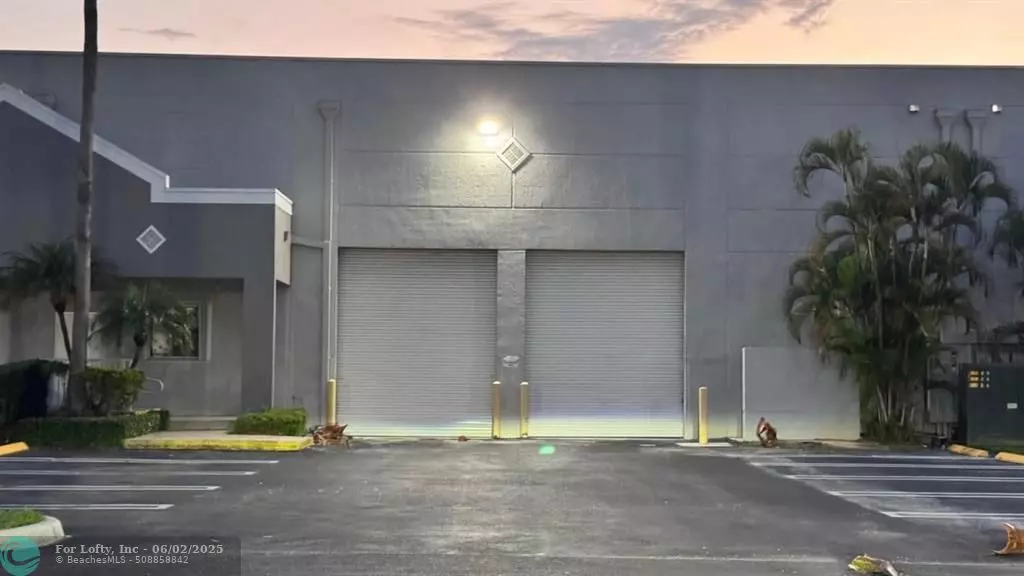 10858 NW 27th St, Doral, FL 33172