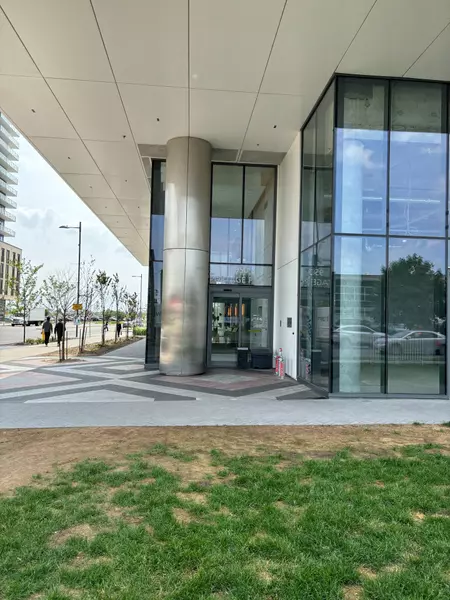 950 PORTAGE Pkwy #PH-11, Vaughan, ON L4K 0J7
