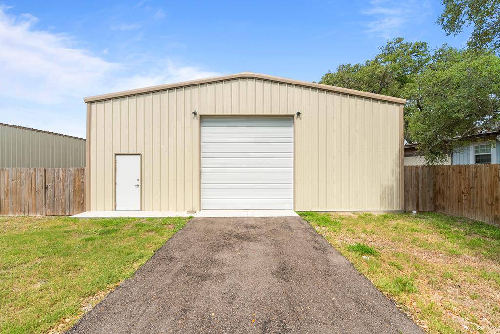 Rockport, TX 78382,223 N Verne