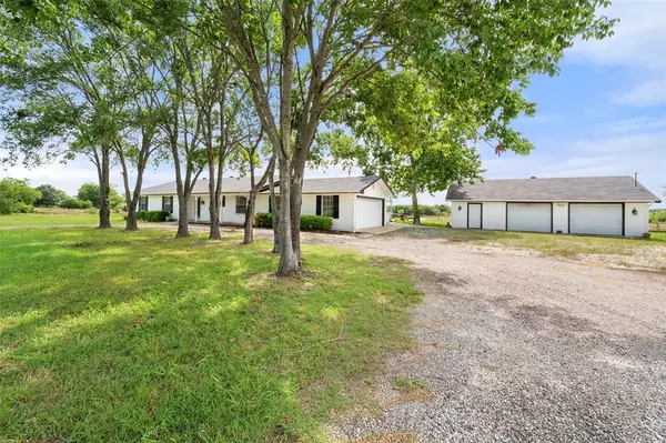 Corsicana, TX 75110,815 N Spikes Road