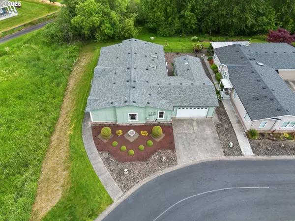 Scappoose, OR 97056,51466 SE Hood View DR #131