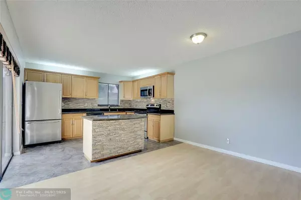 West Palm Beach, FL 33406,4091 Palm Bay Cir  #D