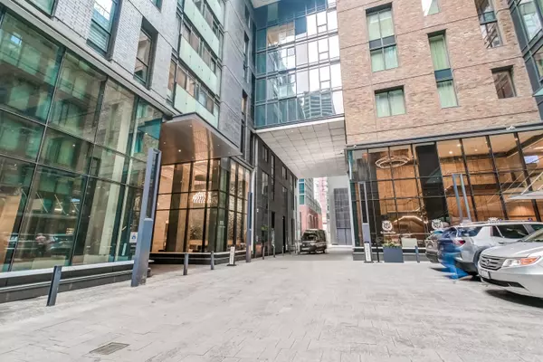 Toronto C01, ON M5V 0N4,115 Blue Jays WAY #3102