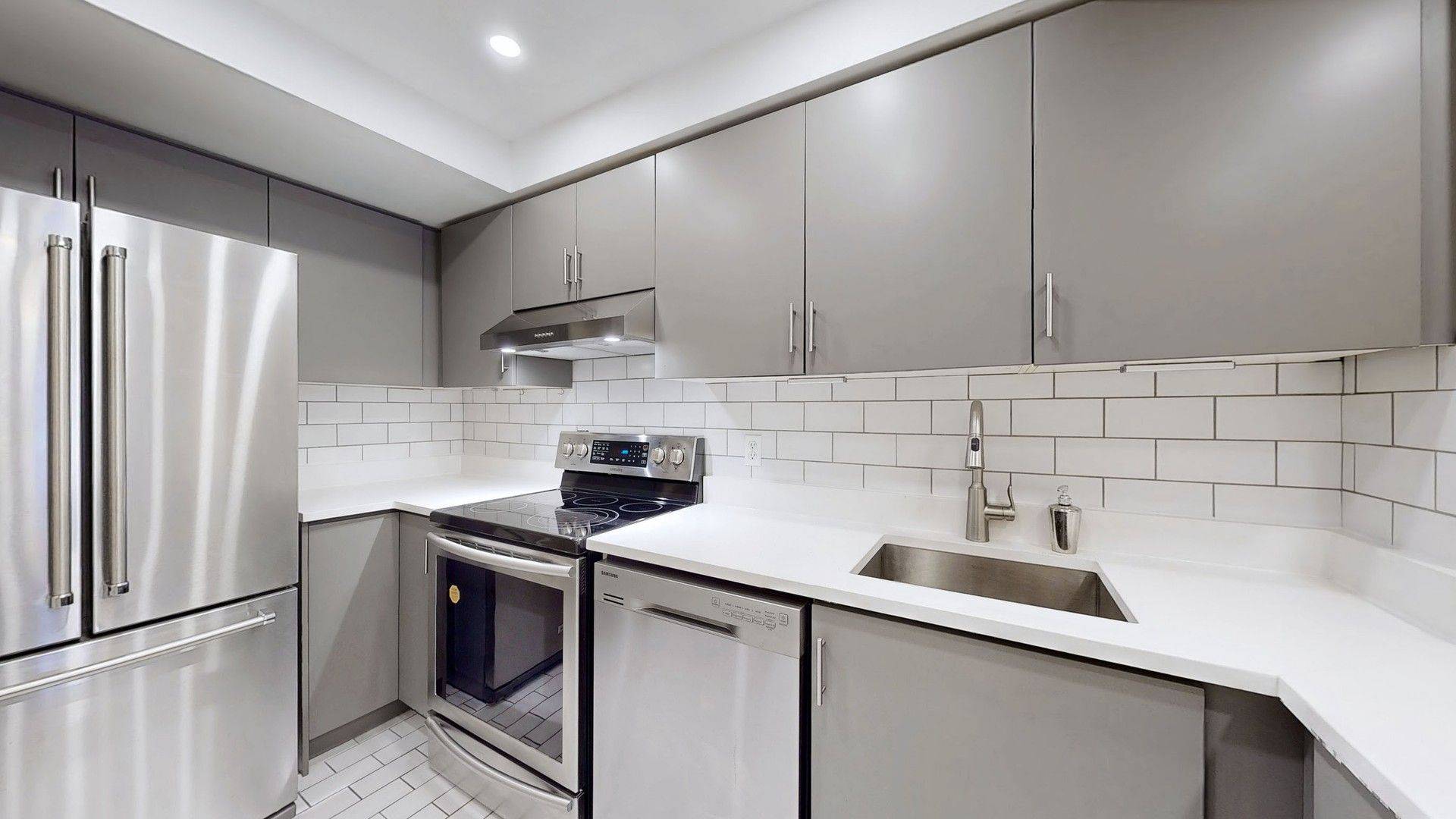 Toronto C13, ON M3B 3N9,1210 Don Mills RD #111