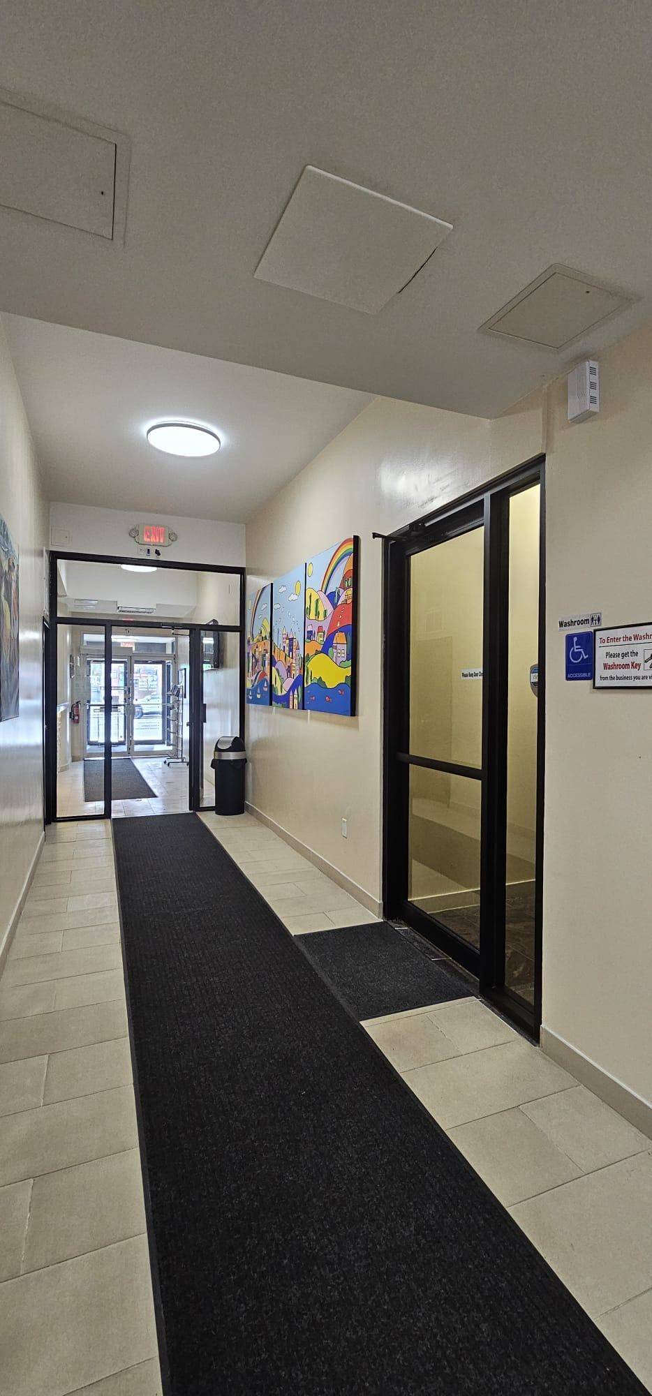 Richmond Hill, ON L4C 1T7,10087 Yonge ST #204