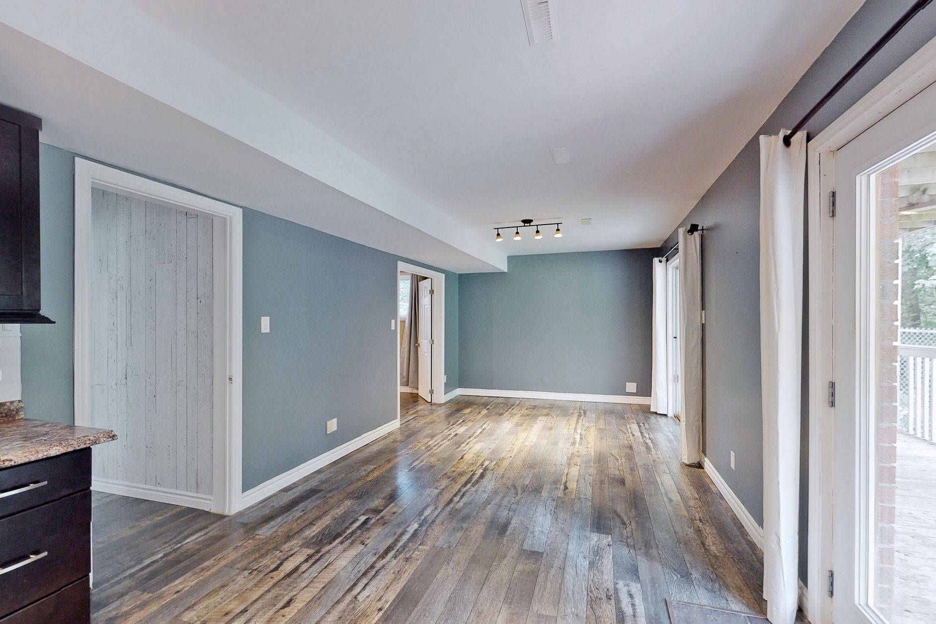 Barrie, ON L4N 6Y9,33 Florence Park RD #BSMT