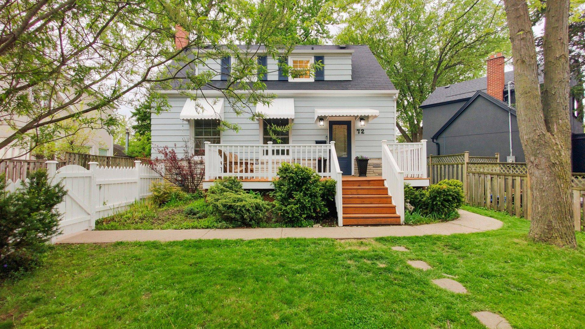 Toronto W06, ON M8W 2Y9,72 Arcadian CIR