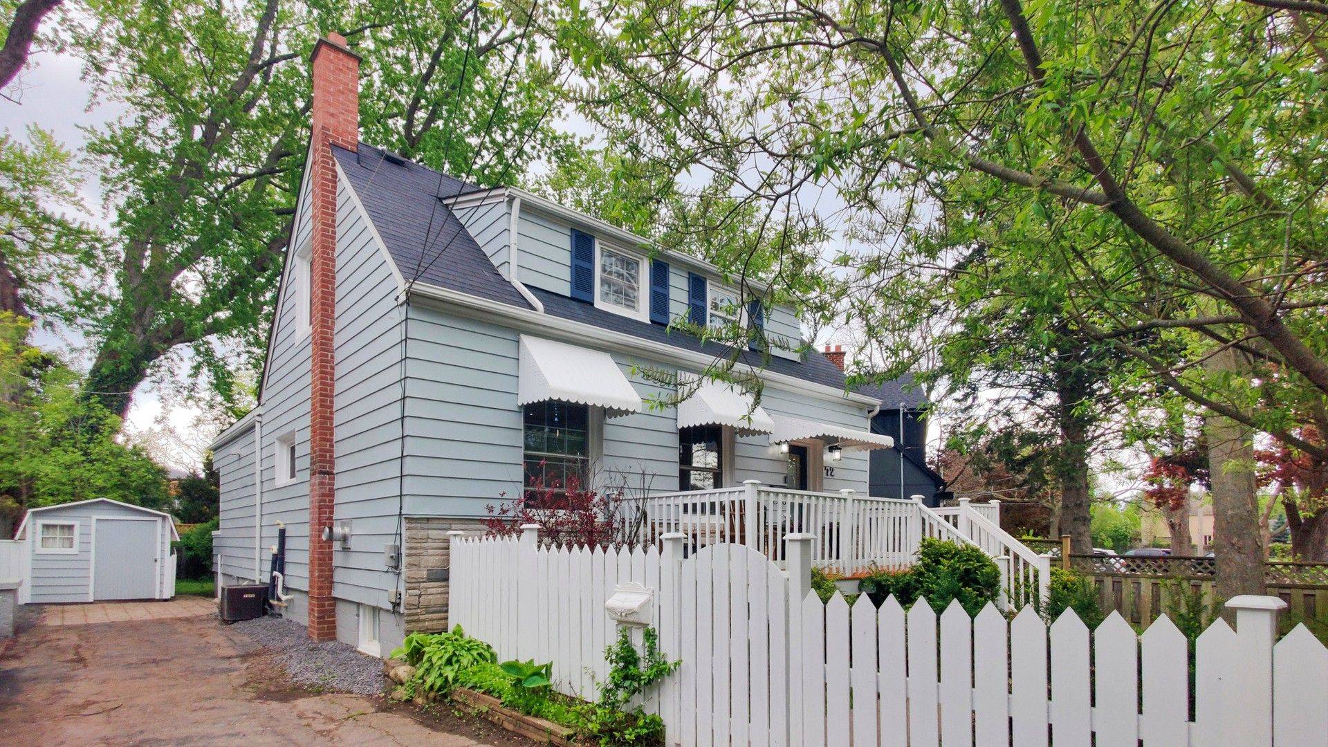 Toronto W06, ON M8W 2Y9,72 Arcadian CIR