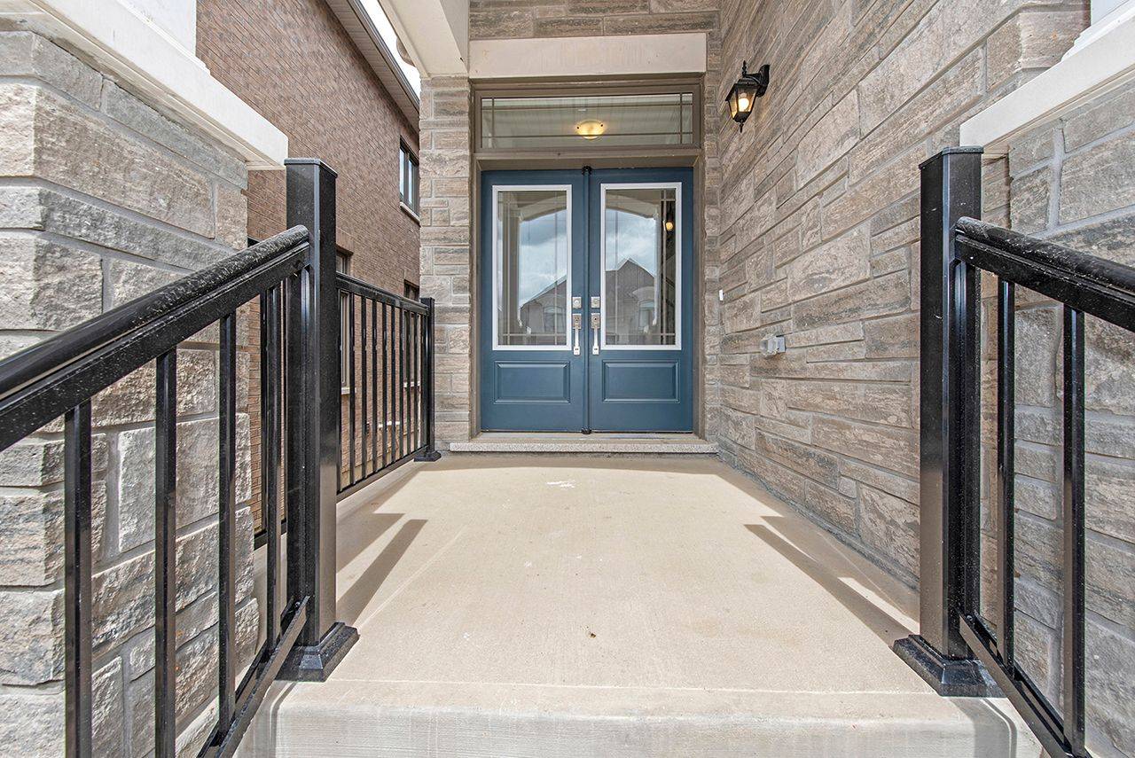 Caledon, ON L7C 4N1,83 James Walker AVE