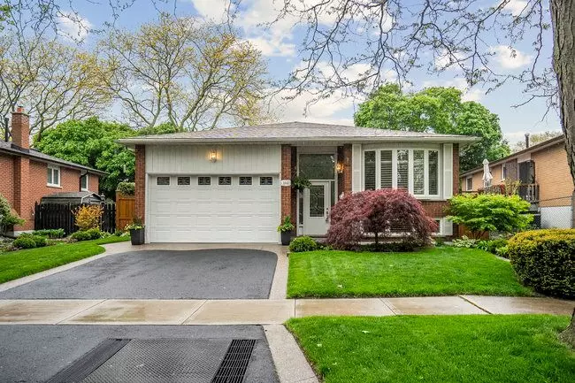 Burlington, ON L7T 4C6,1045 Dowland CRES