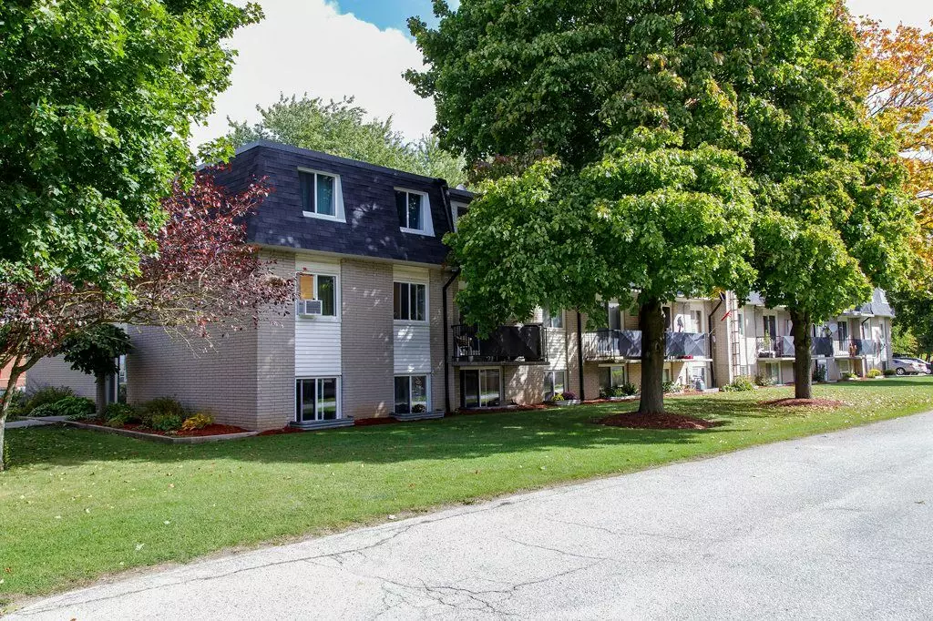 Wellington North, ON N0G 1A0,118 Preston ST S #330