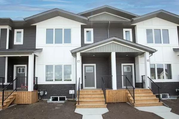 17 Gray Close, Sylvan Lake, AB T4S 0W4