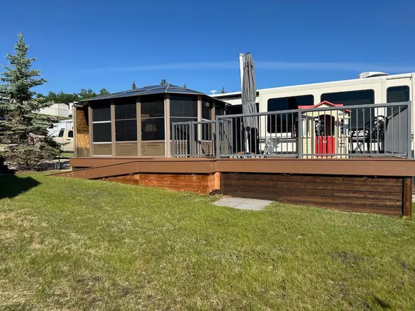 Rural Red Deer County, AB T0M 1R0,25054 South Pine Lake Road #31