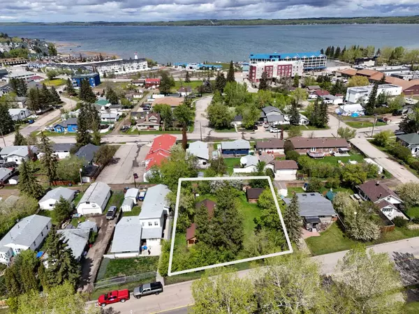 5116 50 AVE, Sylvan Lake, AB T4S 1E6