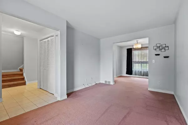 Niagara Falls, ON L2H 3B6,7778 Yvette CRES